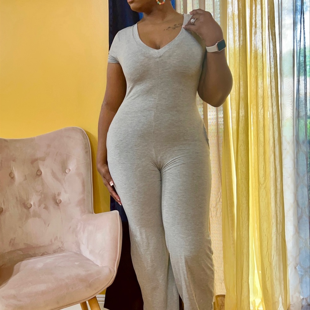 The Lexii jumpsuit in gray